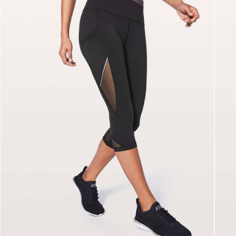 Lululemon Fast As Light Crop leggings size 2